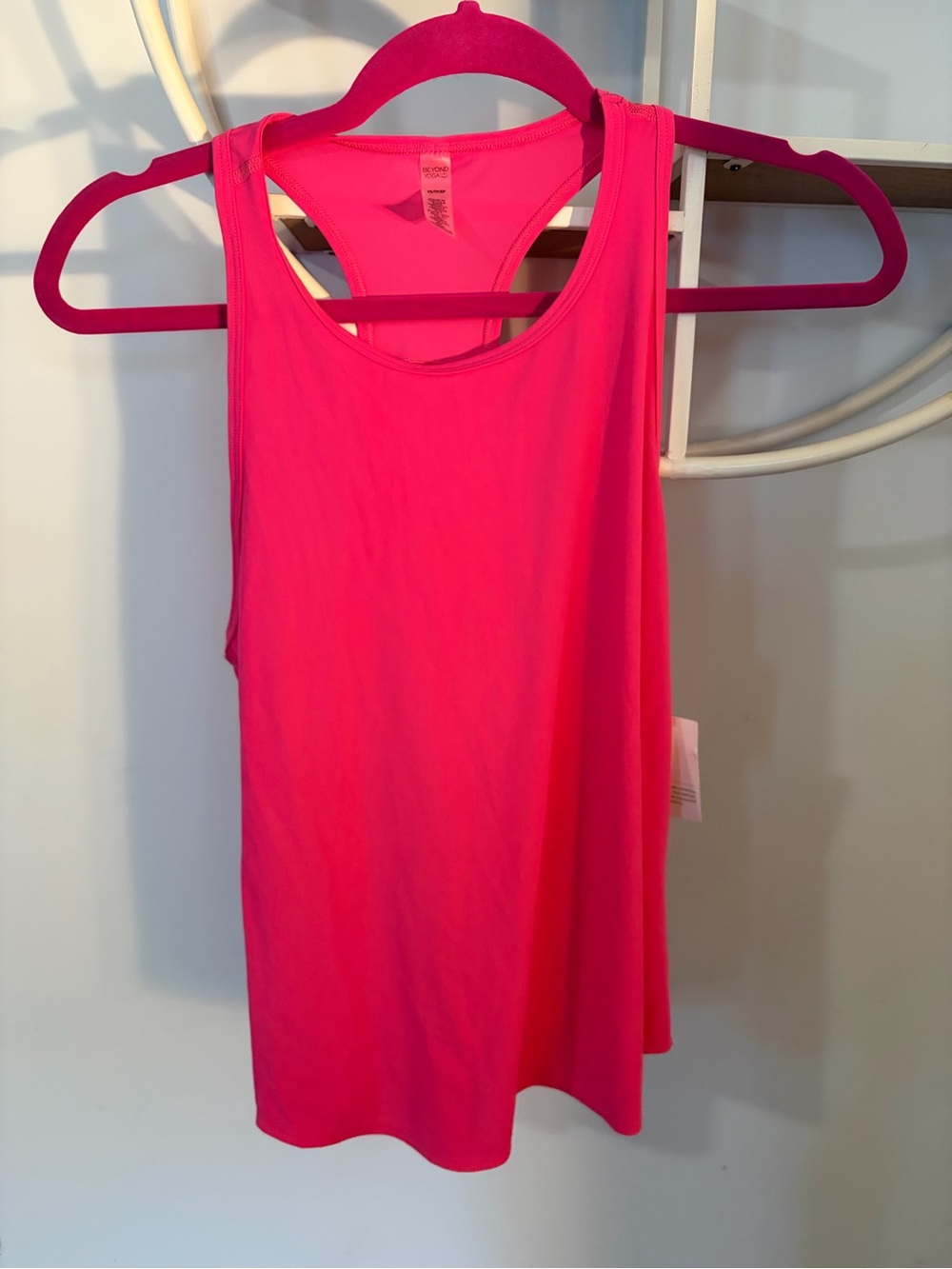 Beyond Yoga Women’s XS Extra Small Hot Pink Racerback Tank NWT
